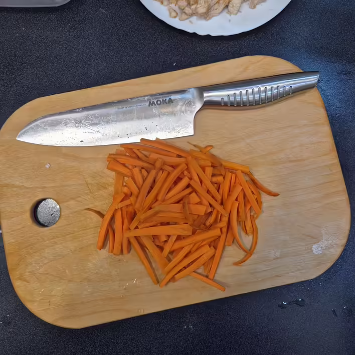 нарізали моркву