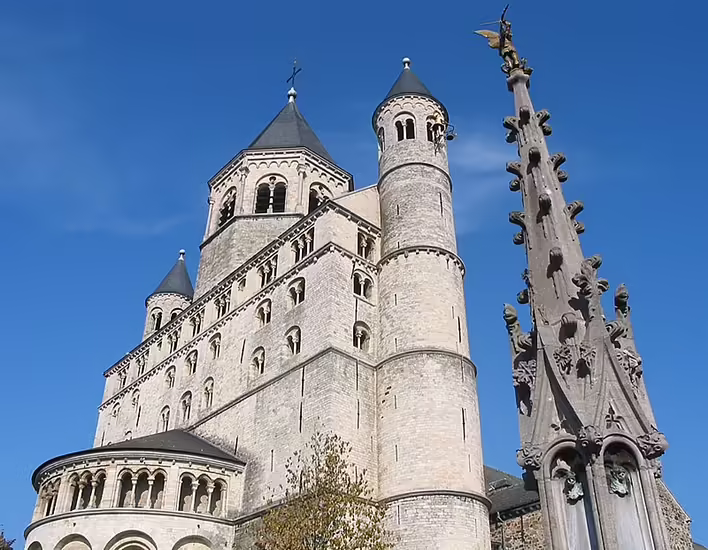 Церква Св. Гертруди в Нівелі (Бельгія)