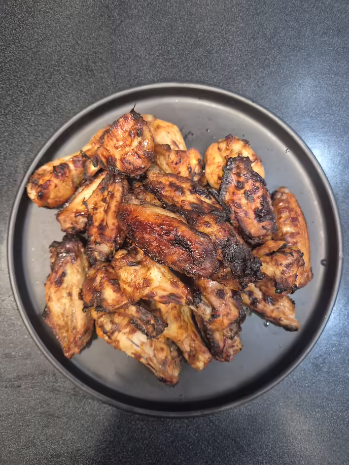 Przygotowujemy w airfryerze: ostre skrzydełka barbecue