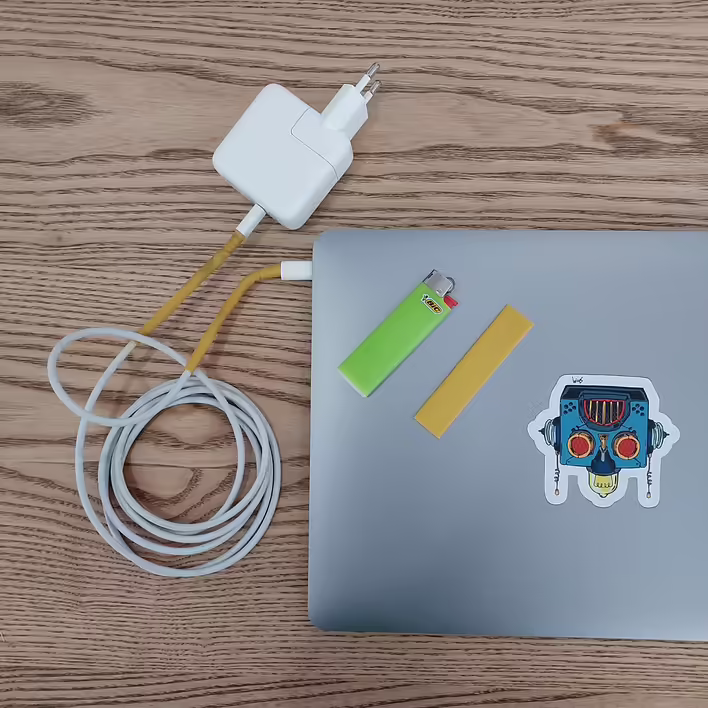 Jak naprawić uszkodzony kabel ładowania Apple (Mac, iPhone, iPad itp.)?