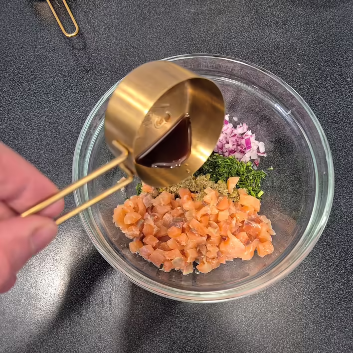 додаємо вустерський соус