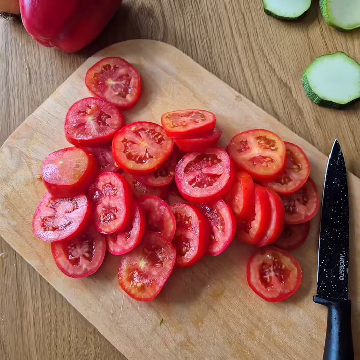 ріжемо помідори