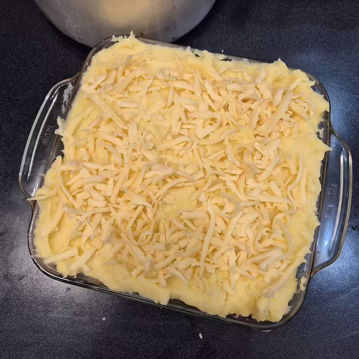 посипали сиром