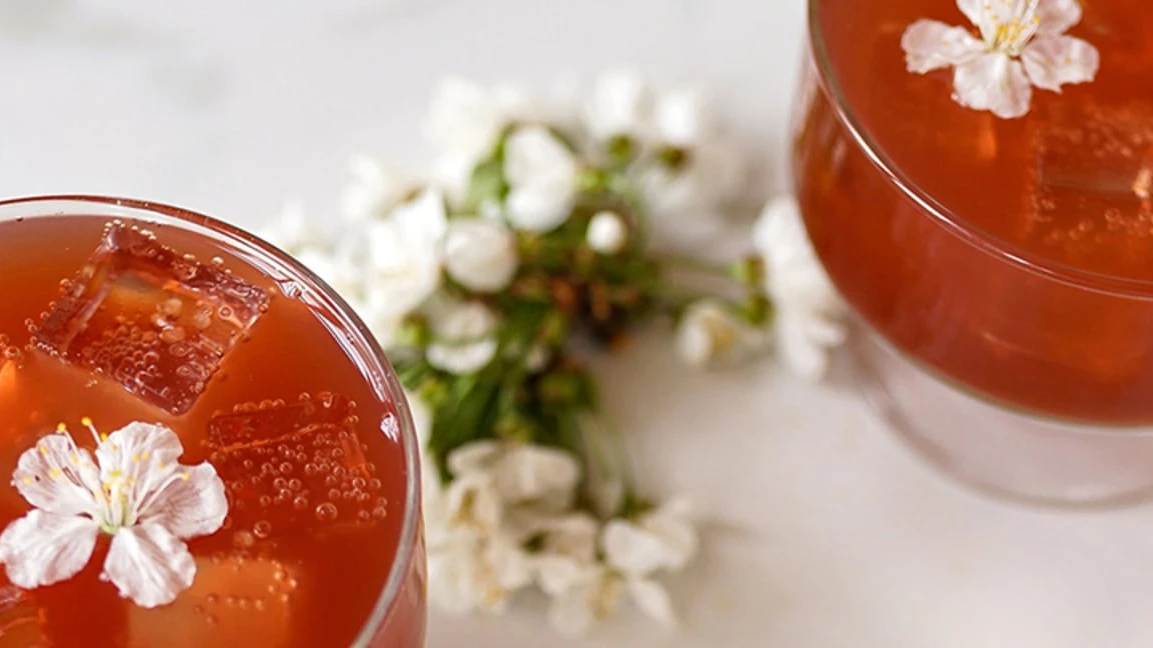 Alkoholfreie Bar zu Hause: 5 stilvolle und schmackhafte Cocktails für Sommerabende