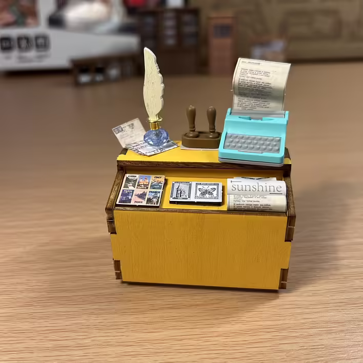 Стіл для газет, книг, журналів, листівок, марок, штампа