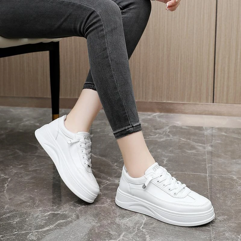 Нове взуття