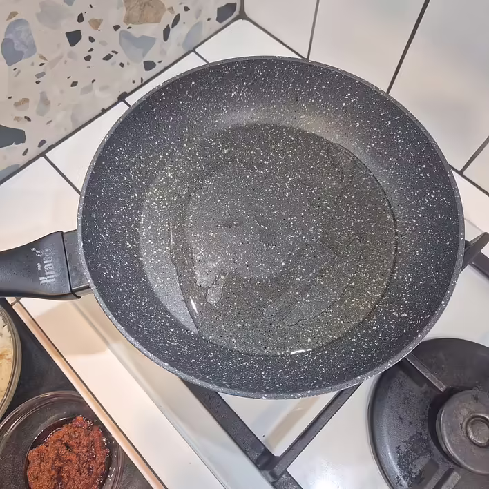 пательня розігріта