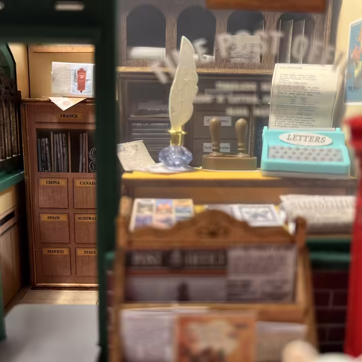 Багато листівок та посилок