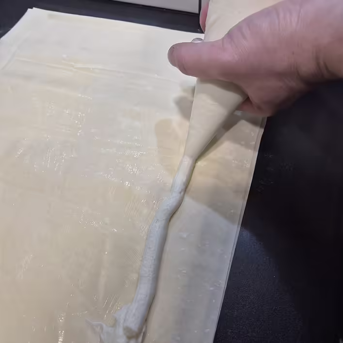 викладаємо сирну начинку