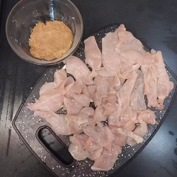 курка та суміш приправ