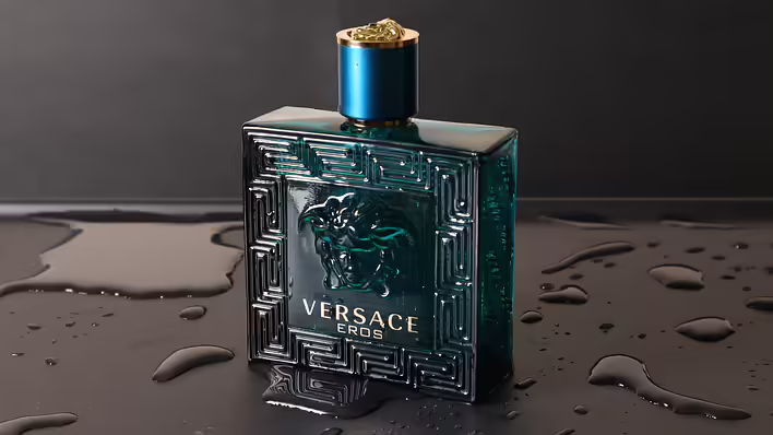 меандр на продукції бренду Versace