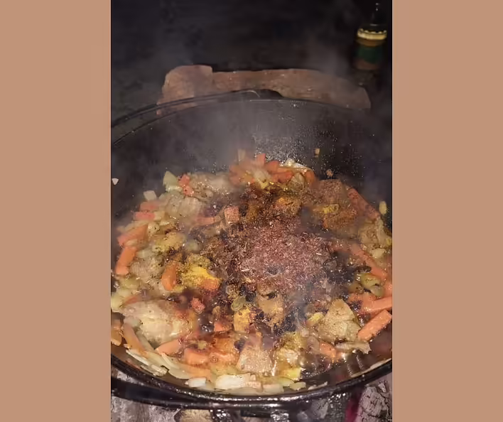 всі інгредієнти зірвака в казані