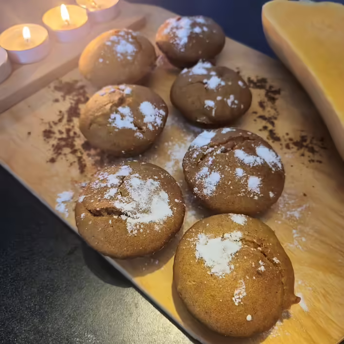 посипали кекси пудрою