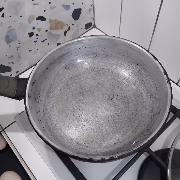 ось на такій пательні і будемо готувати