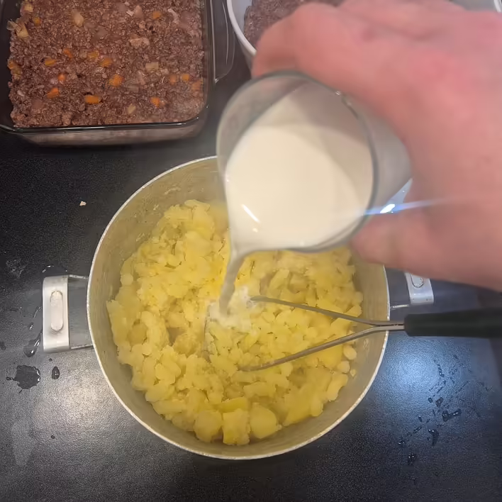 додаємо молоко