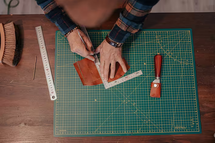 Як обрати ніж для зняття шкіри, щоб робота була швидкою і точною