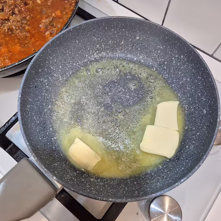 розтоплюємо вершкове масло