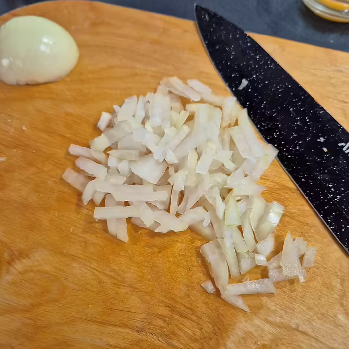 Шинкуємо цибулю