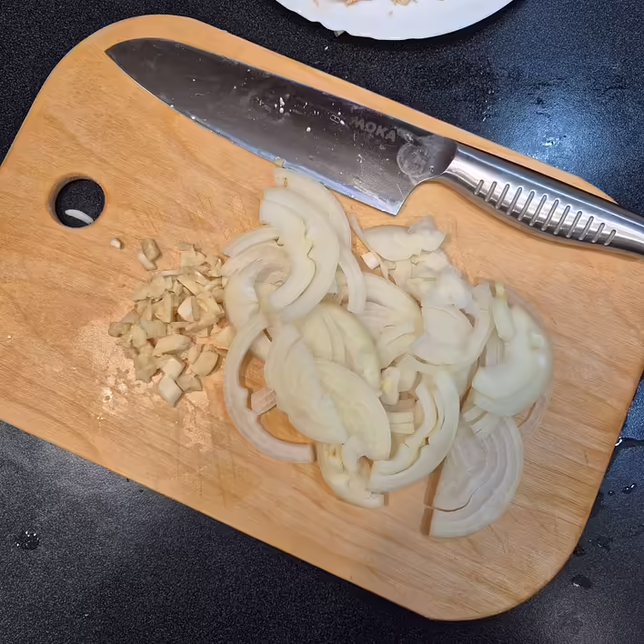 нарізка цибулі та часнику