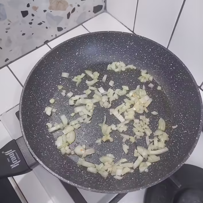 підсмажуємо цибулю