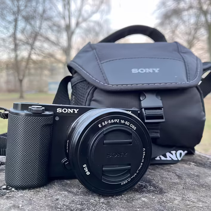 Kamera Sony Alpha ZV-E10. Recenzja