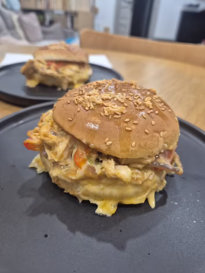 Burgery a la fajitas w piekarniku: krok po kroku przepis ze zdjęciami