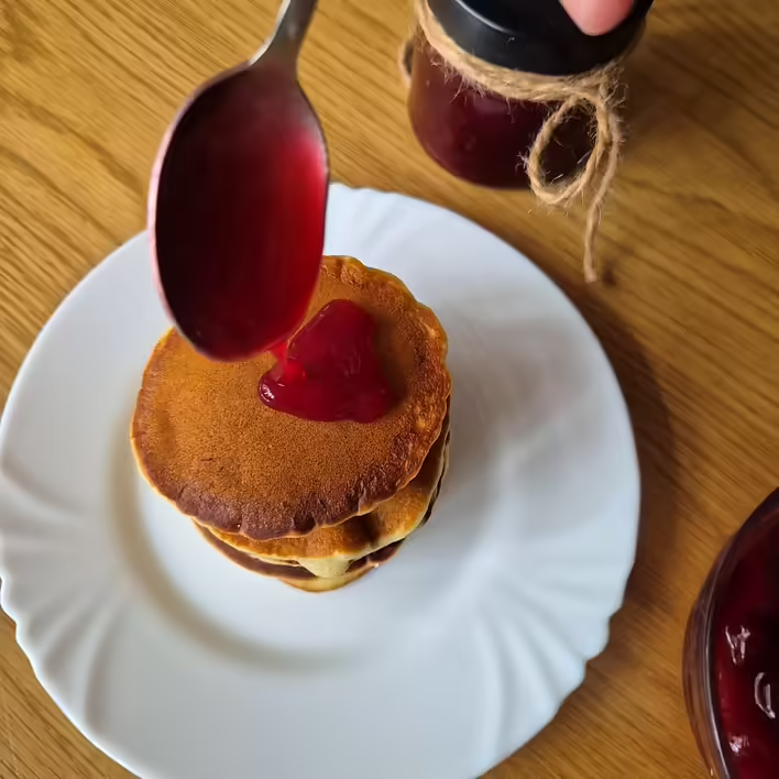 поливаємо конфітюром