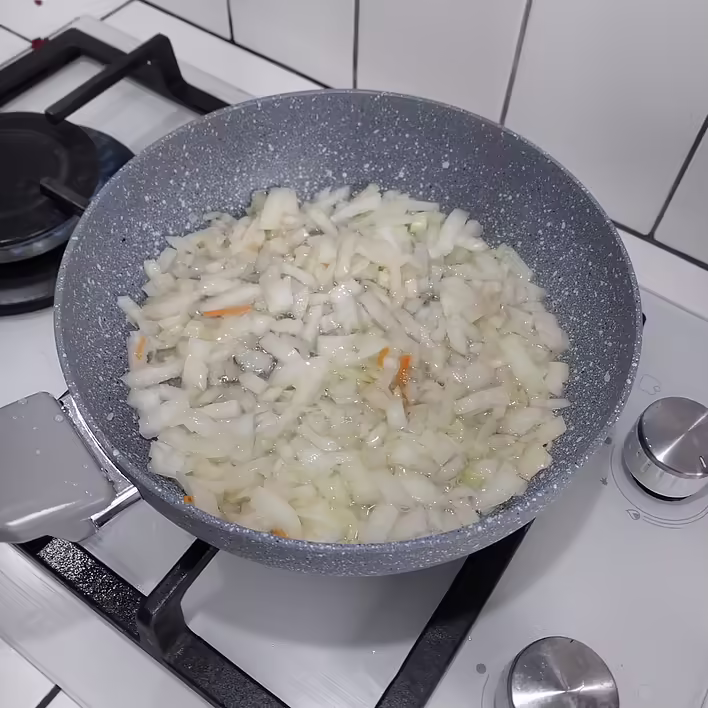 підсмажуємо цибулю
