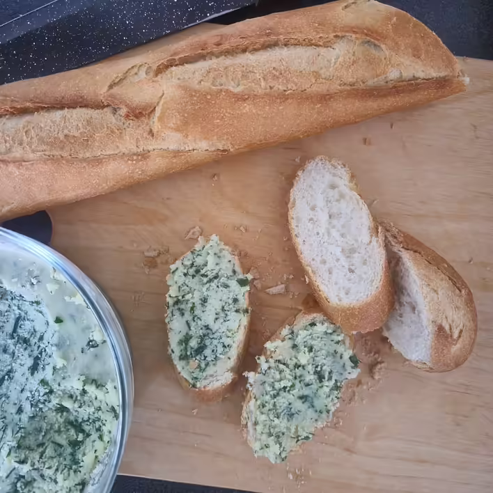 Masło czosnkowe: prosty przepis krok po kroku ze zdjęciami