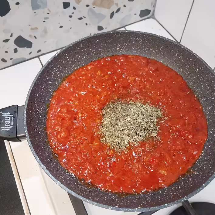 спочатку спеції, потім вода