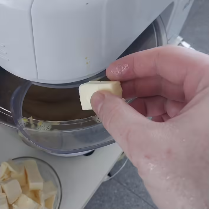 додаємо масло