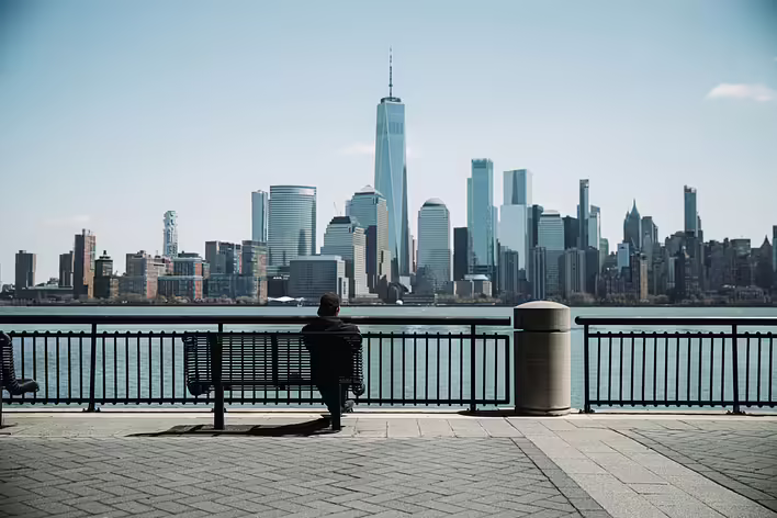 Beitrags-Cover: Das Phänomen der städtischen Einsamkeit: Das Paradox des Lebens in einer Metropole