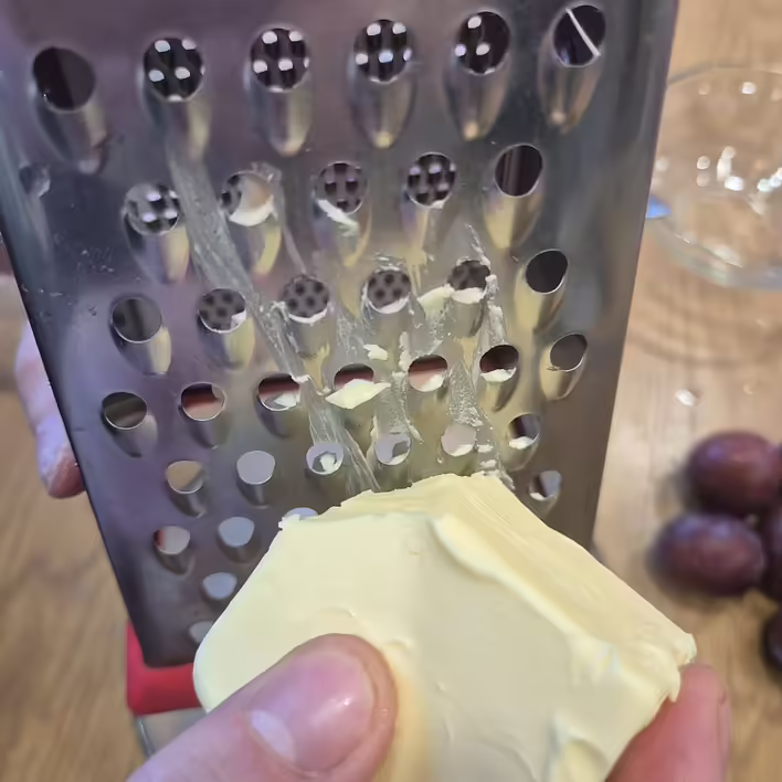 натираємо масло