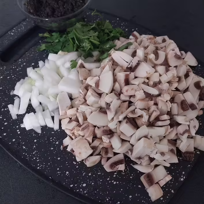 нарізка інгредієнтів для дюкселя