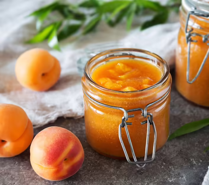 Czym jest konfitura? Czym konfitura różni się od dżemu i powideł?