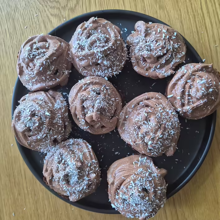 посипали кокосовою стружкою