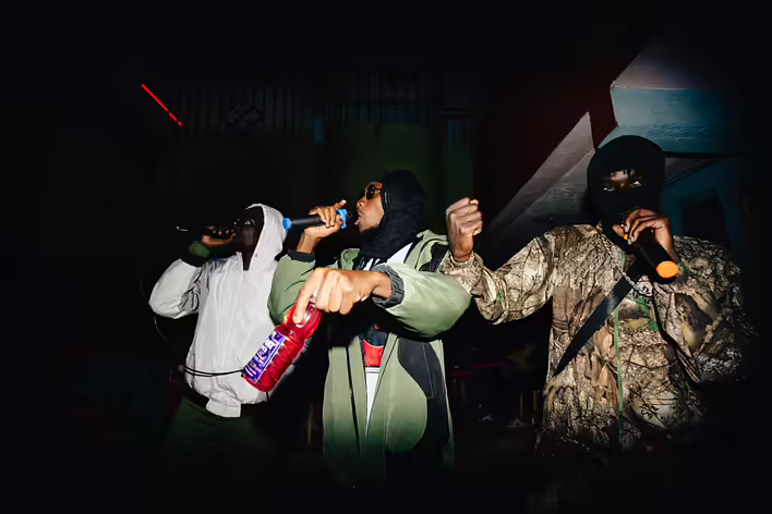 Slang uliczny w lirykach rapowych: Kim są opy?