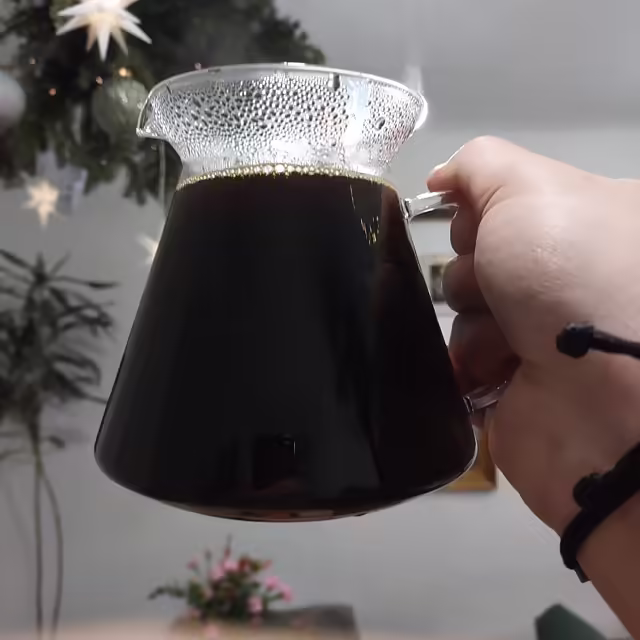 Сервер Hario V60 з кавою