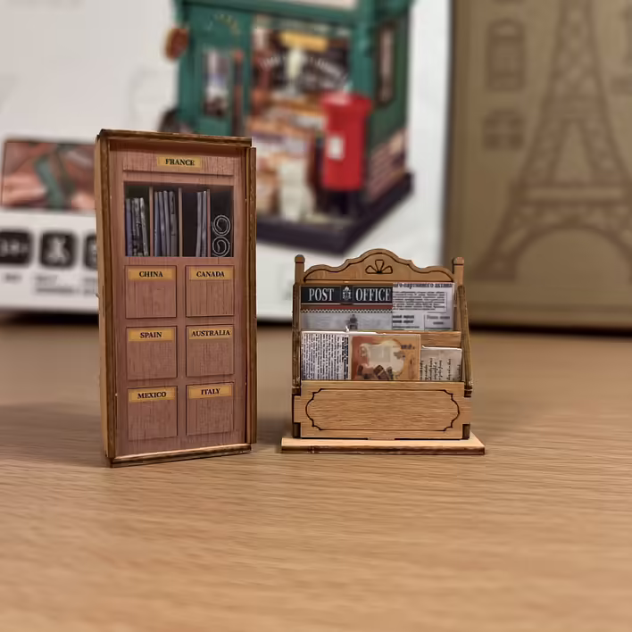 Шафа та газетна стійка